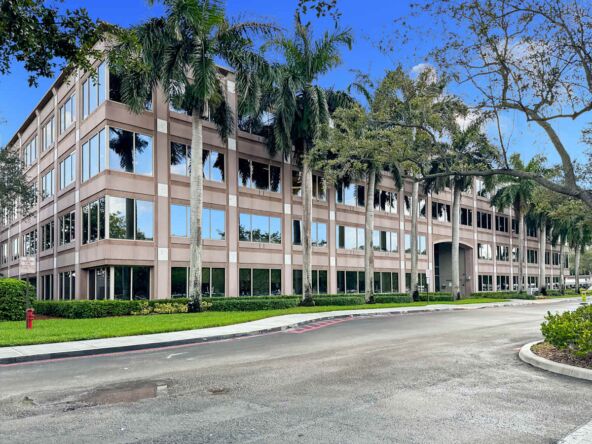 Regus (IWG) Crossroads I Plantation