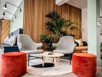 Flexible office space in London Midtown at Fulwood House by X+Why