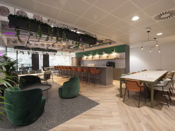 R+ Reading, 2 Blagrave Street, Reading, RG1 1AZ by Impact Working offering coworking space and serviced offices