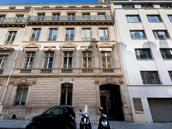 27-29 Rue de Bassano, 75008 Paris